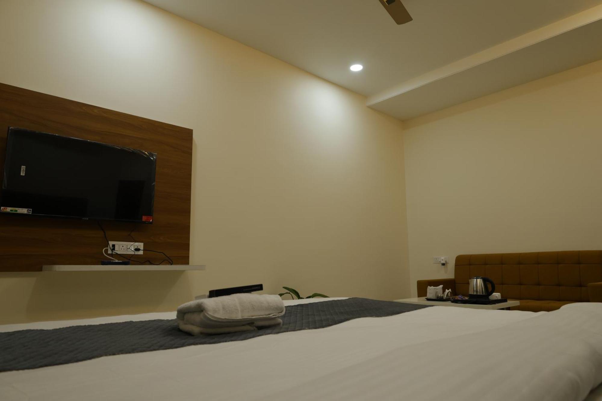 Hotel The Prime Land Hoshangabad Exteriér fotografie